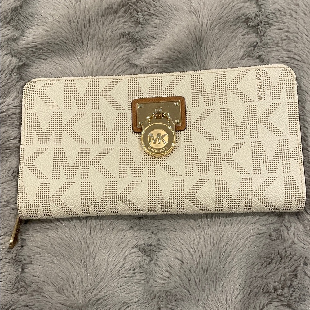 Michael Kors wallet